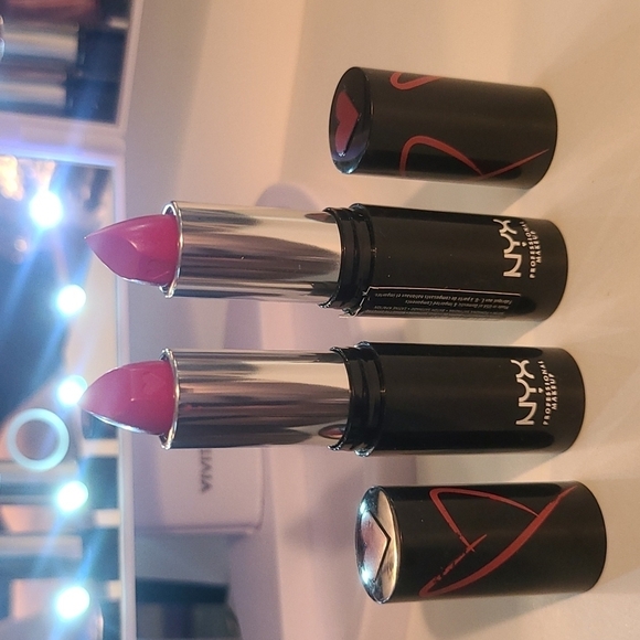 NYX shout out loud lipstick two pack - Picture 1 of 3